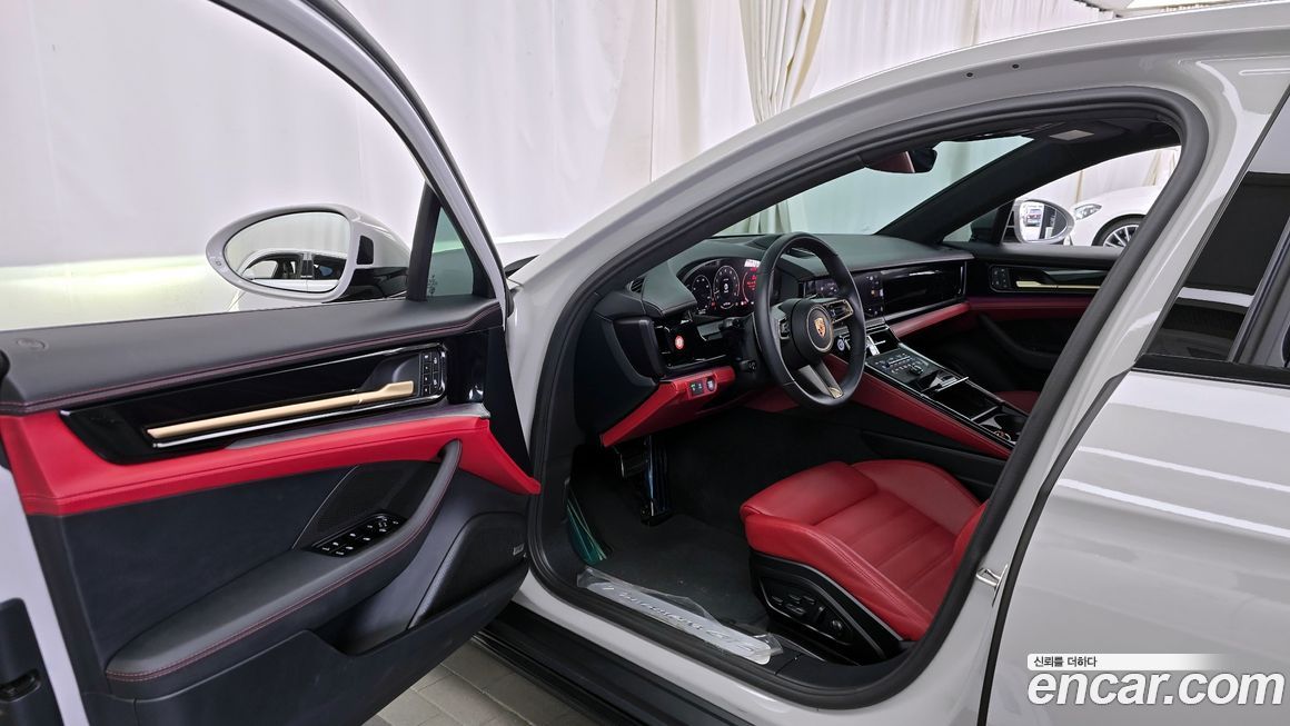 Porsche Panamera 2025