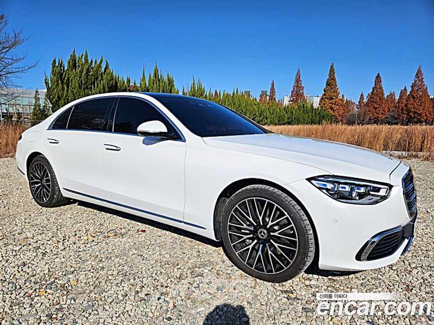 Mercedes-Benz S-Class 2024