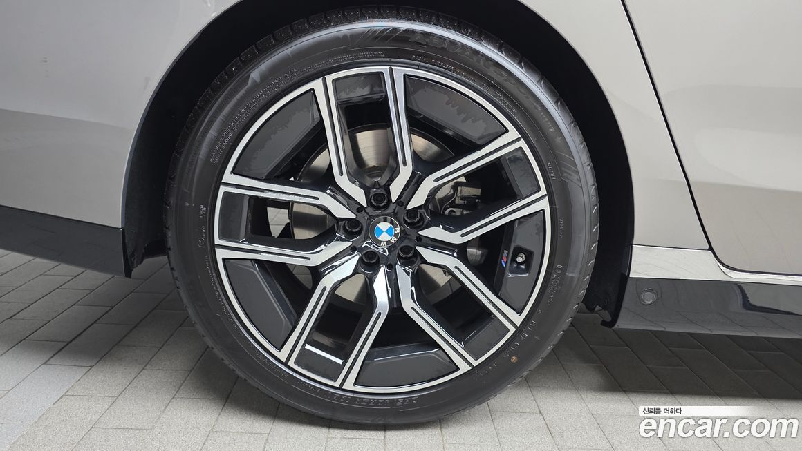 BMW 7-Series 2025