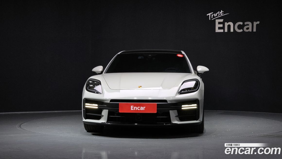 Porsche Panamera 2025
