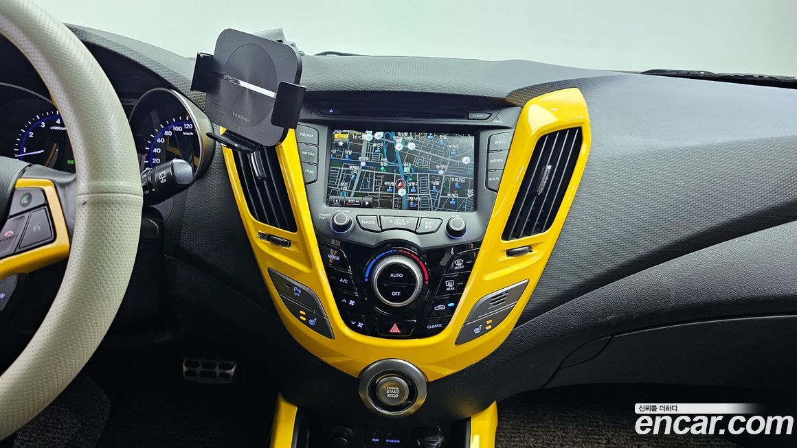 Hyundai Veloster 2013