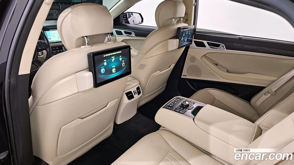 Hyundai Genesis 2016