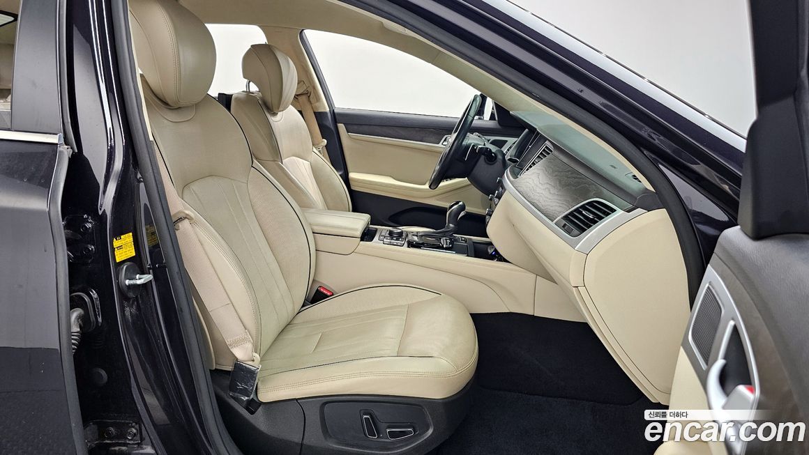 Hyundai Genesis 2016