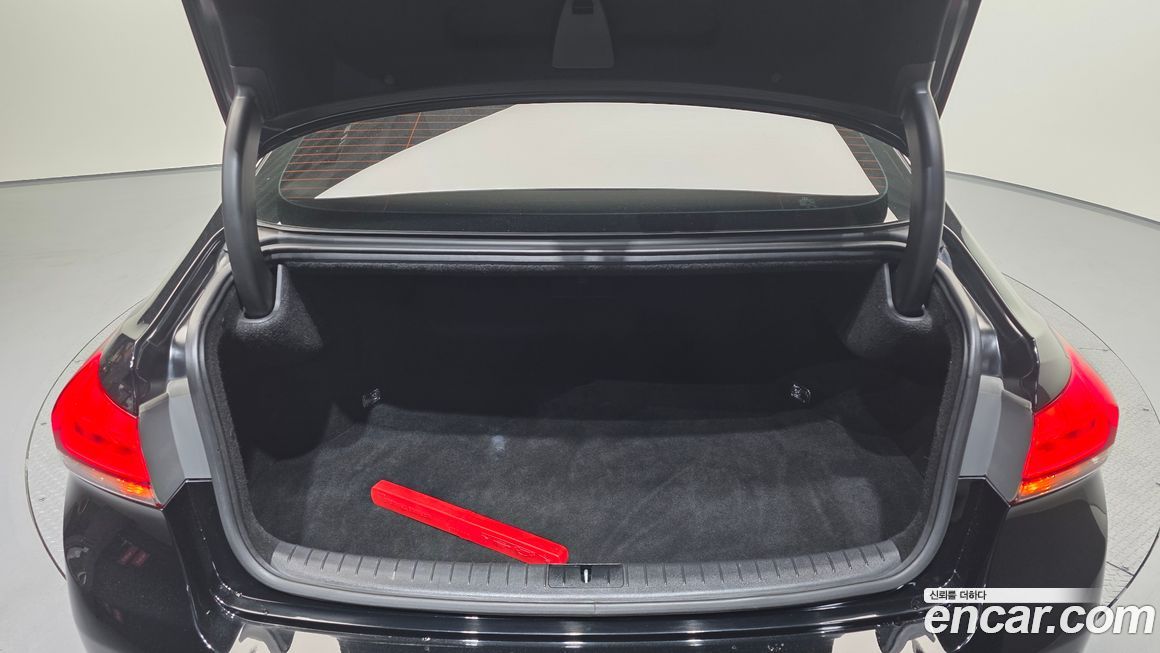 Hyundai Genesis 2016