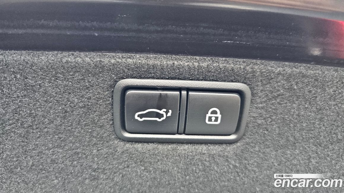 Hyundai Genesis 2016