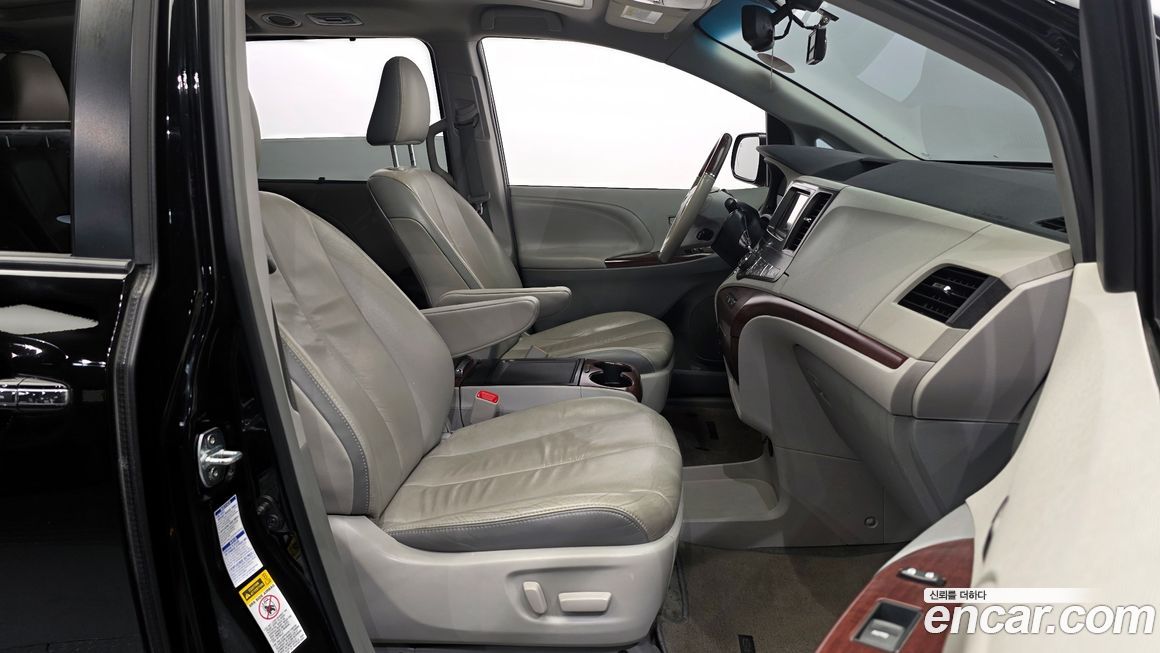 Toyota Sienna 2014