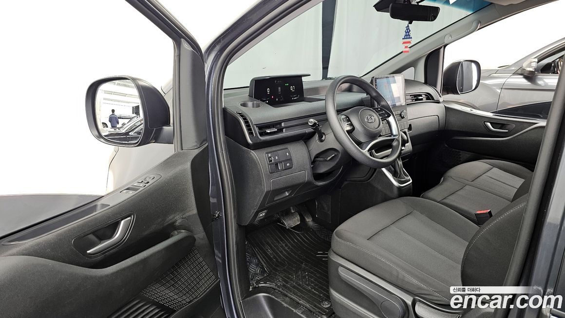 Hyundai Staria 2024