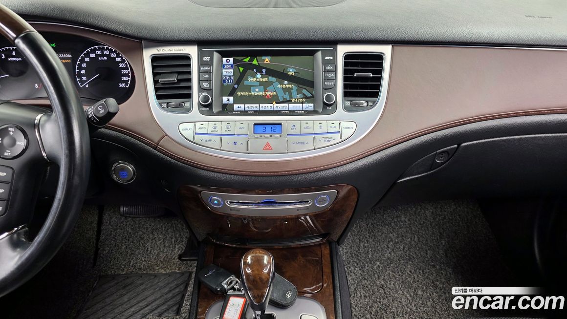 Hyundai Genesis 2011