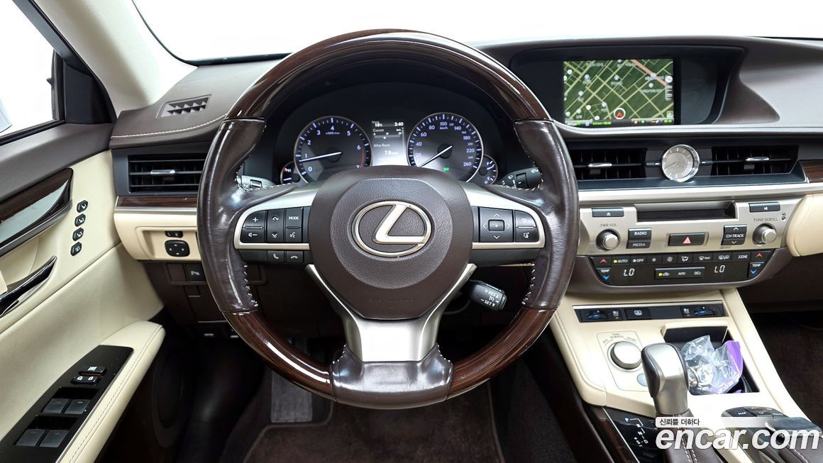 Lexus ES 2017