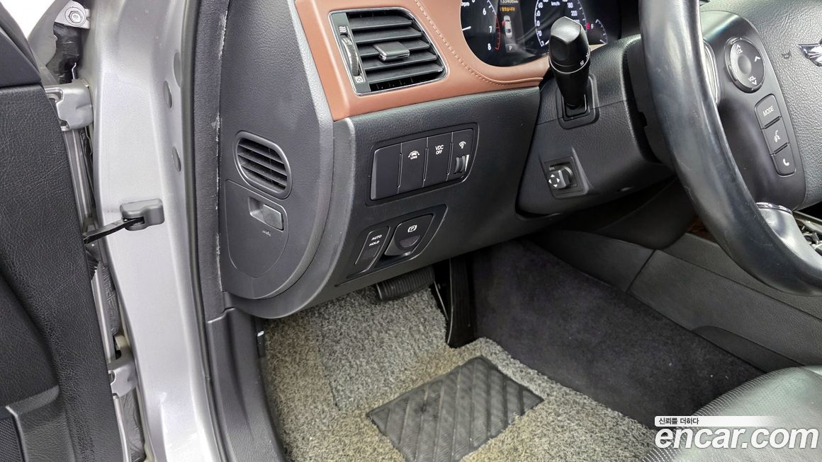 Hyundai Genesis 2011