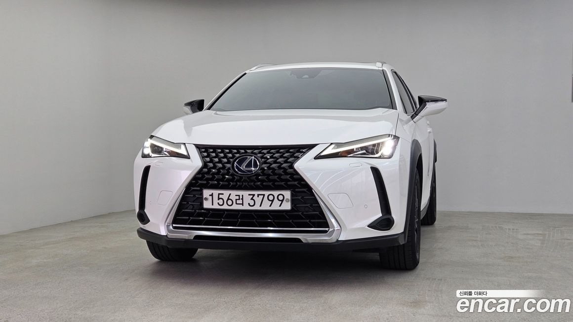 Lexus UX 2021