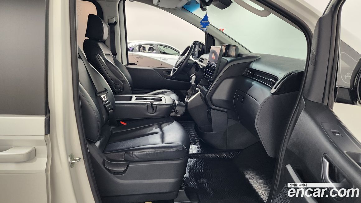 Hyundai Staria 2023