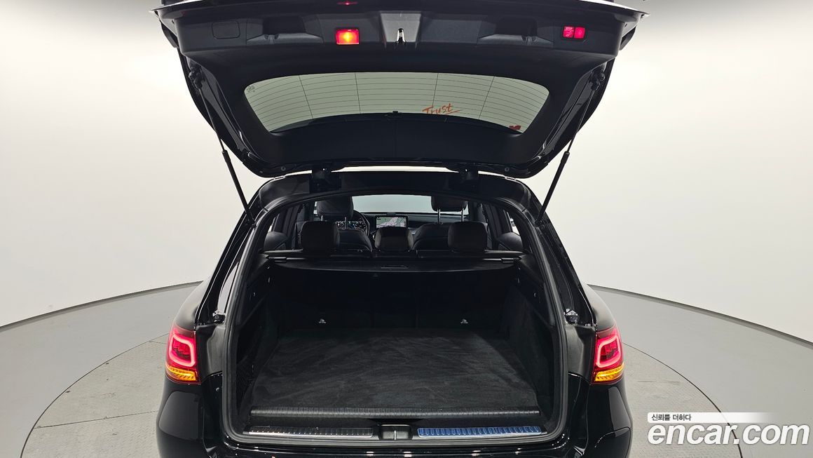 Mercedes-Benz GLC-Class 2021