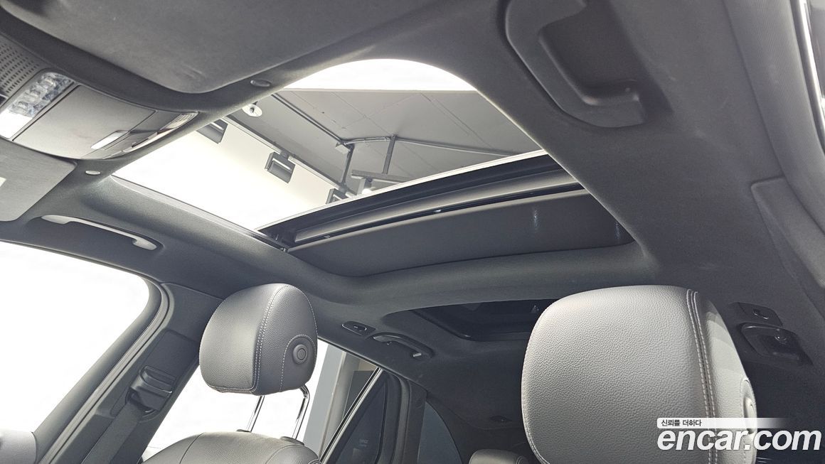 Mercedes-Benz GLC-Class 2021