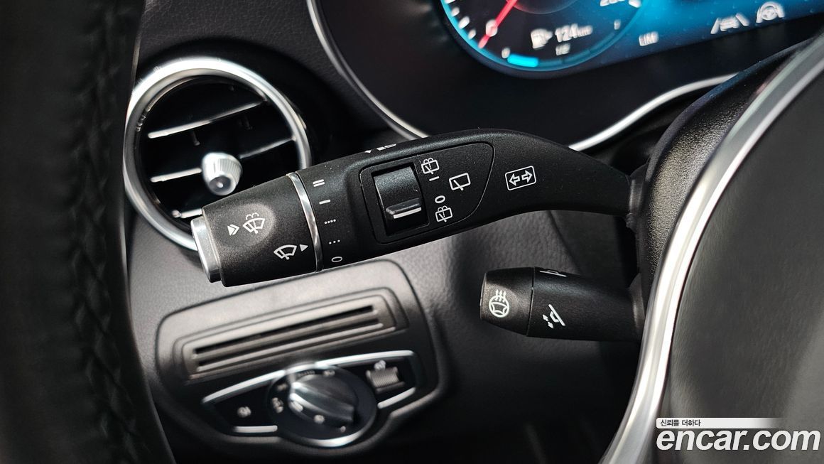 Mercedes-Benz GLC-Class 2021