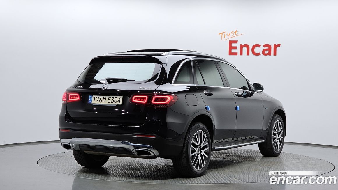 Mercedes-Benz GLC-Class 2021