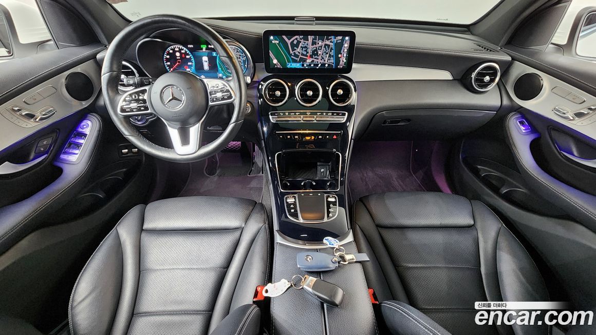 Mercedes-Benz GLC-Class 2021