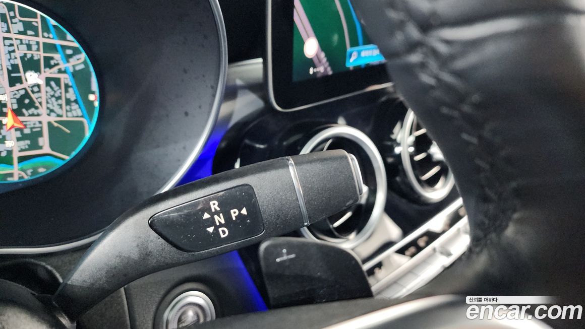 Mercedes-Benz GLC-Class 2021