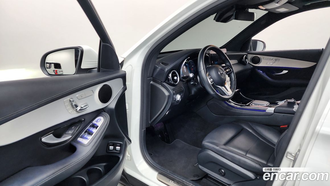 Mercedes-Benz GLC-Class 2021