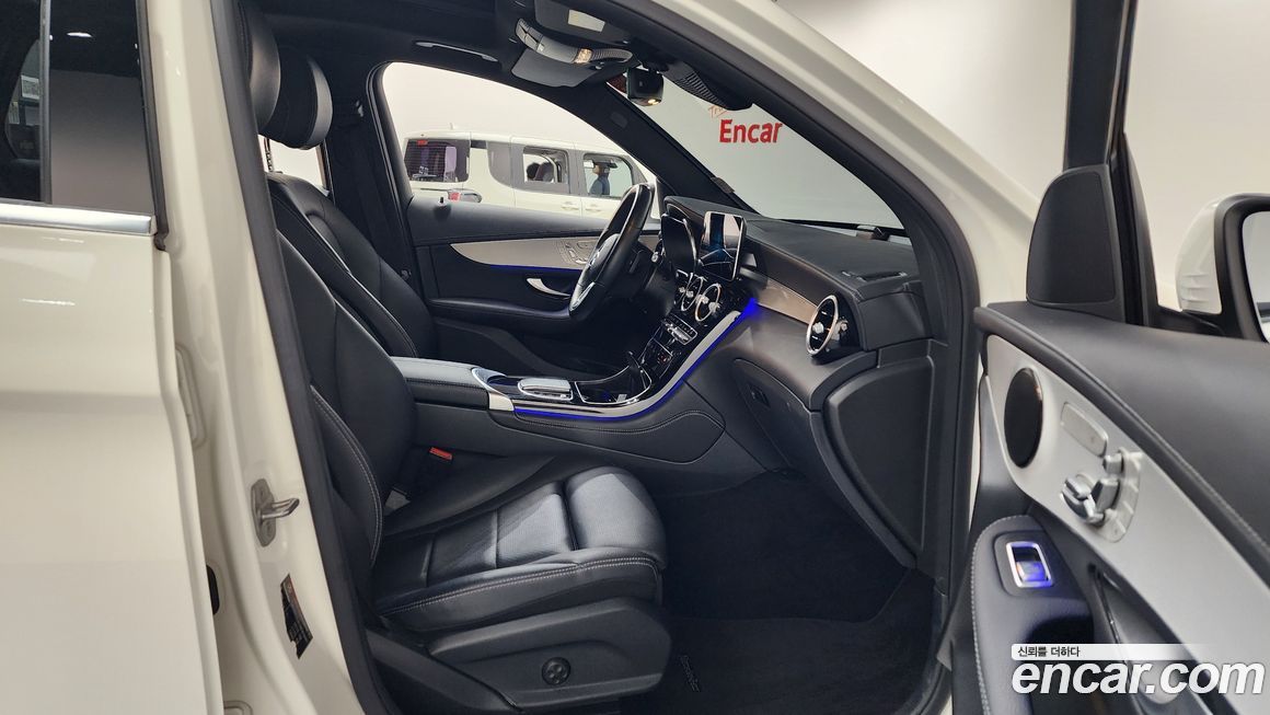 Mercedes-Benz GLC-Class 2021