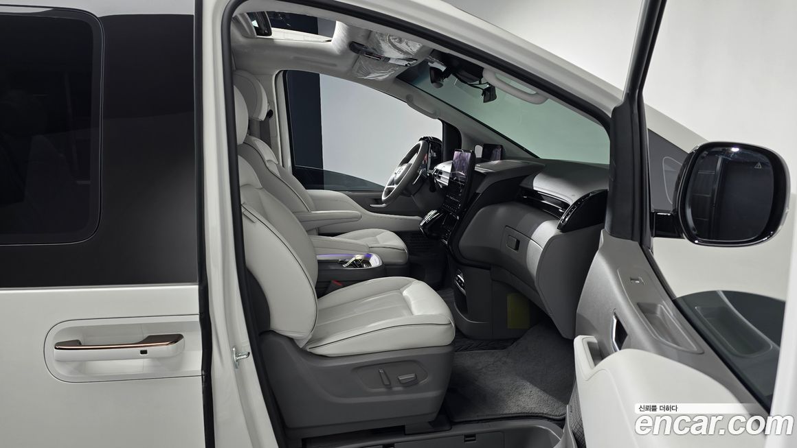 Hyundai Staria 2023