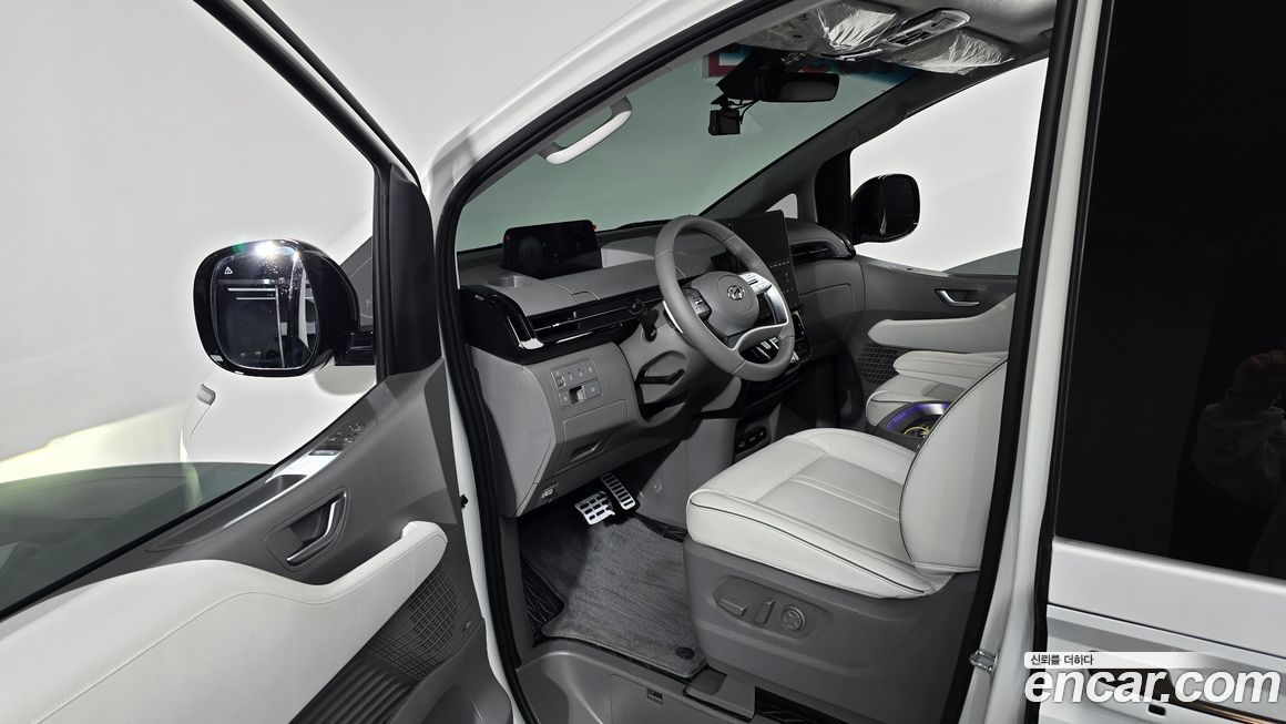 Hyundai Staria 2023