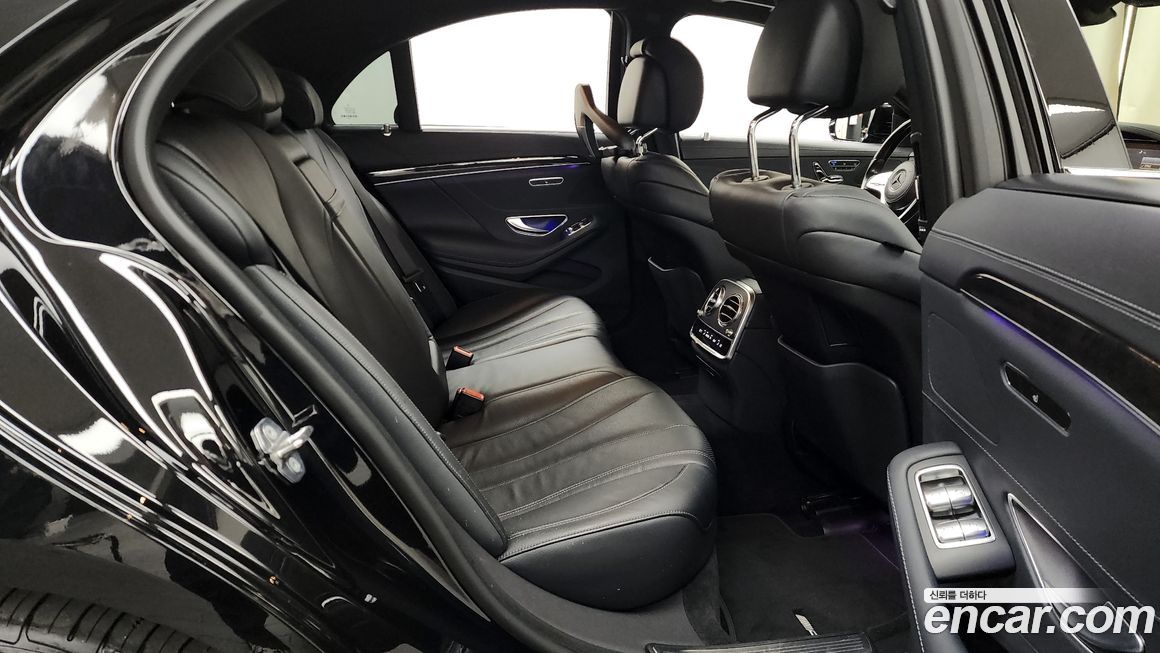 Mercedes-Benz S-Class 2020