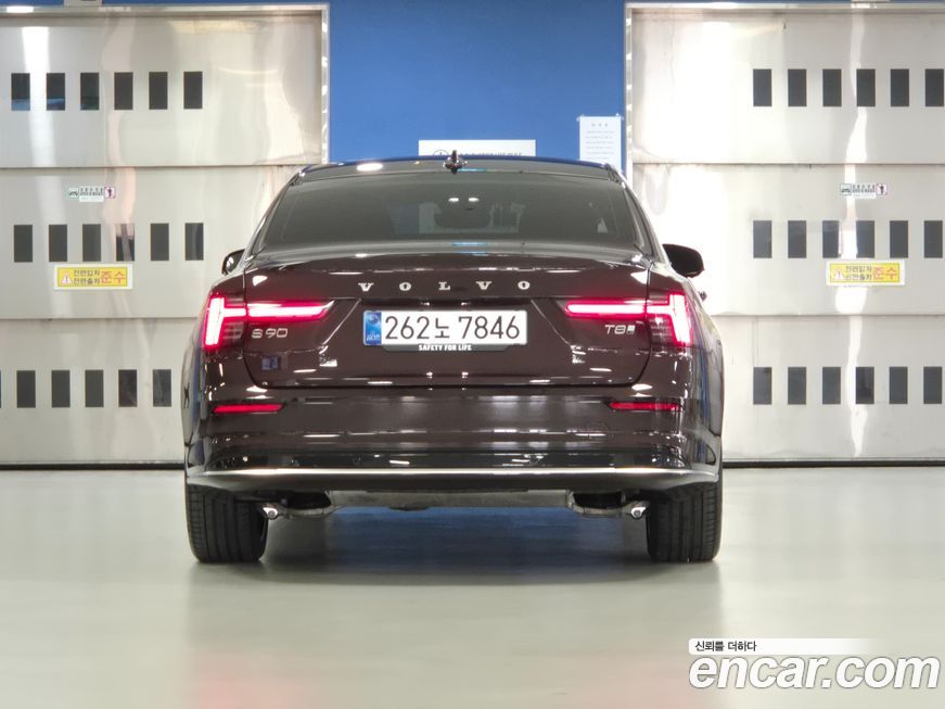 Volvo S90 2026