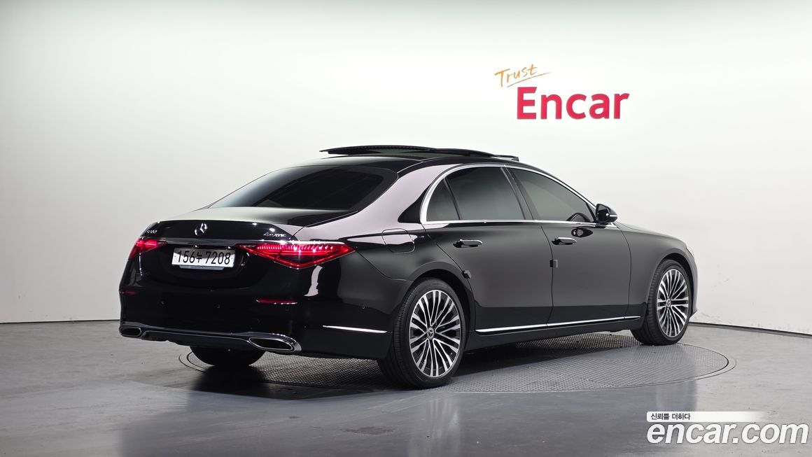 Mercedes-Benz S-Class 2021