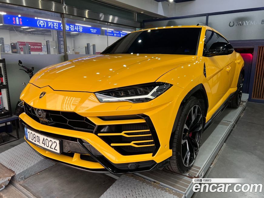 Lamborghini Urus 2021
