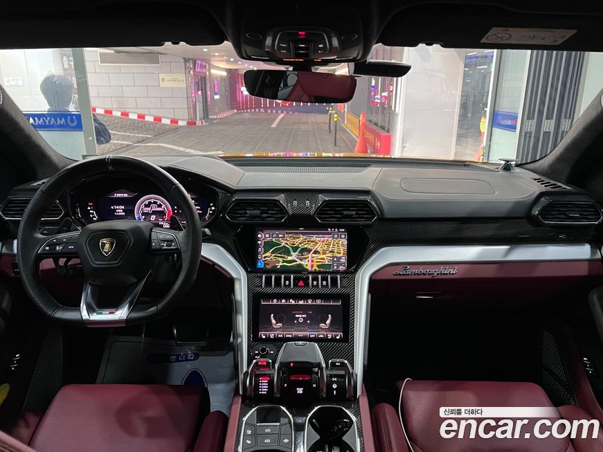 Lamborghini Urus 2021