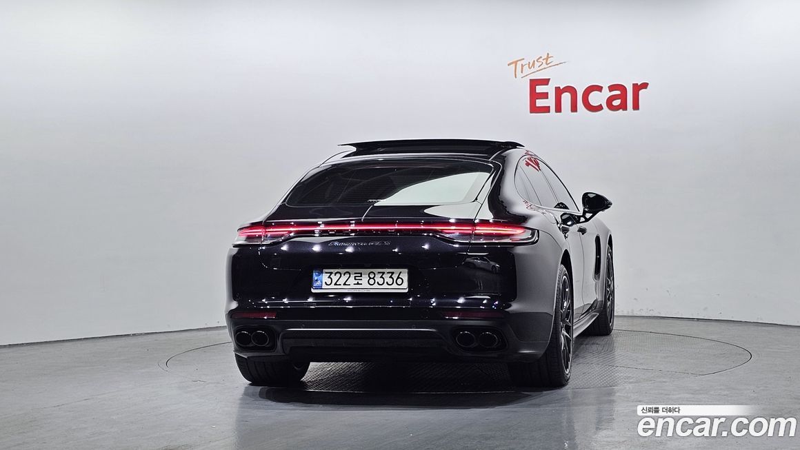 Porsche Panamera 2022