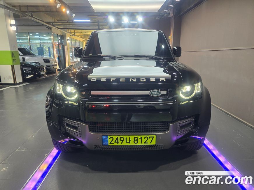 Land Rover Defender 2025