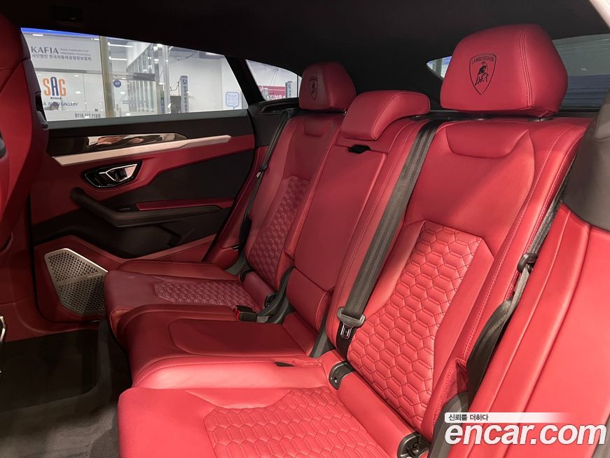 Lamborghini Urus 2021