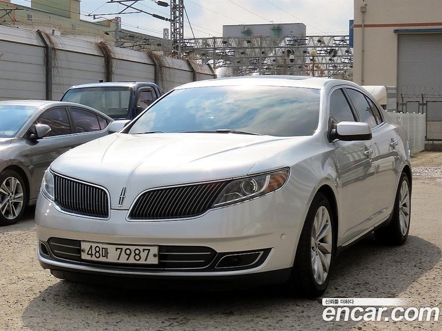 Lincoln MKS 2015