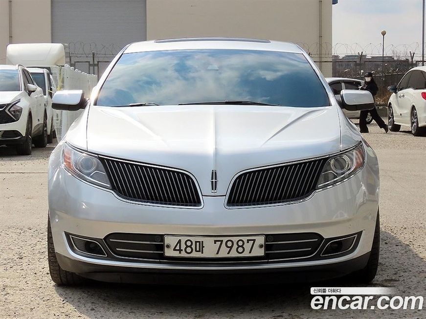 Lincoln MKS 2015