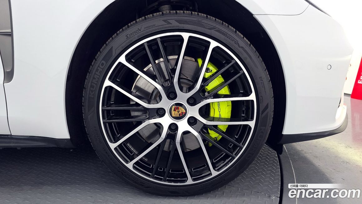 Porsche Panamera 2023