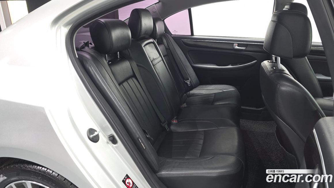 Hyundai Genesis 2013