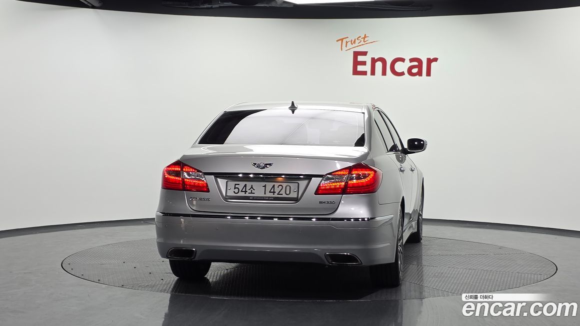 Hyundai Genesis 2013