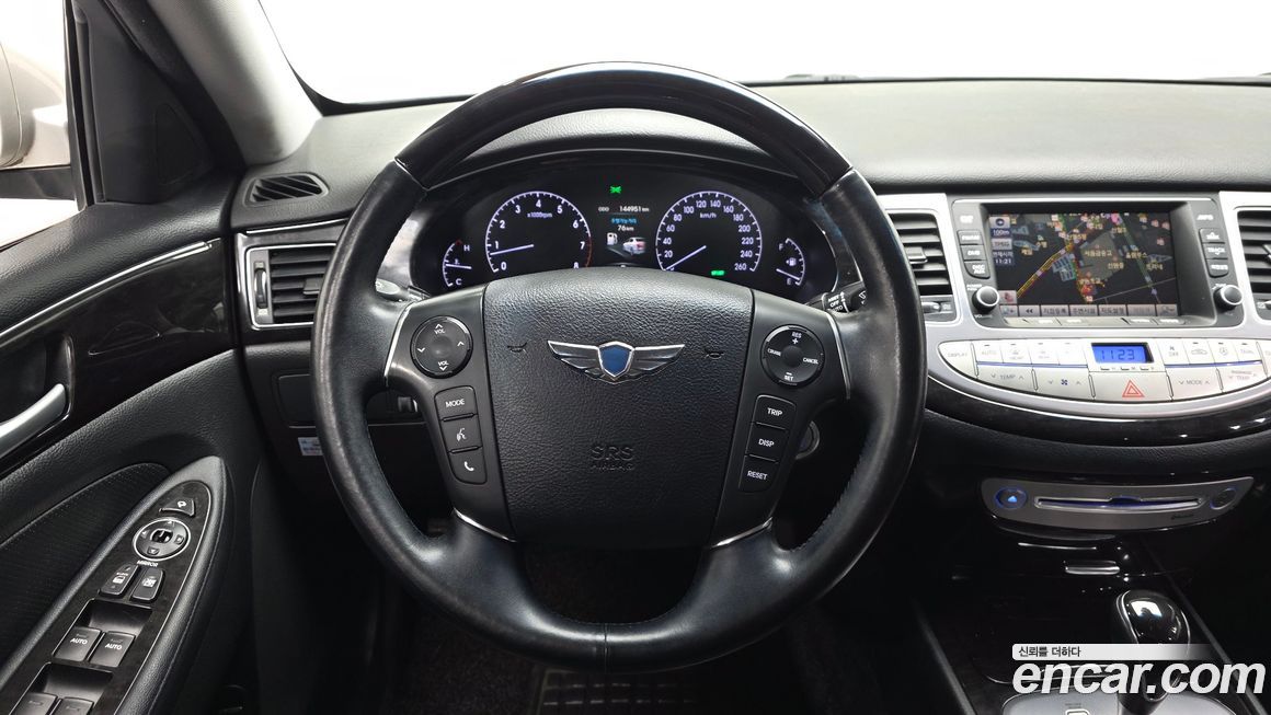 Hyundai Genesis 2013