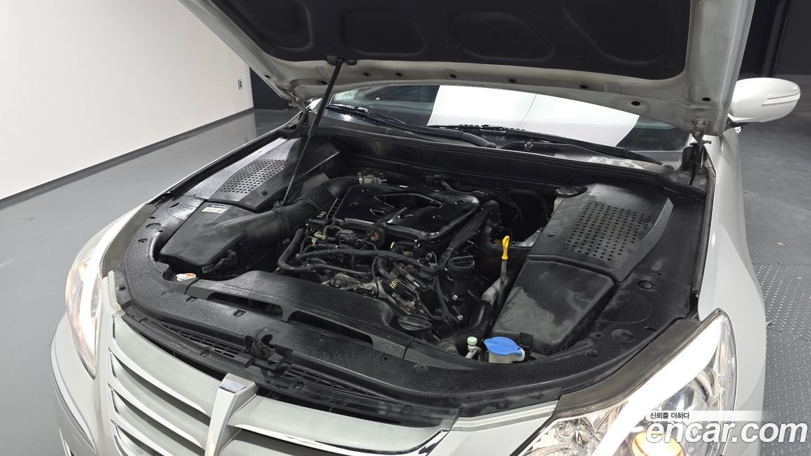 Hyundai Genesis 2013