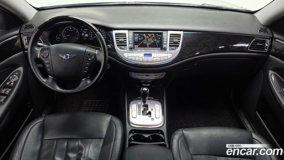 Hyundai Genesis 2013