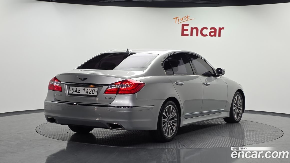 Hyundai Genesis 2013