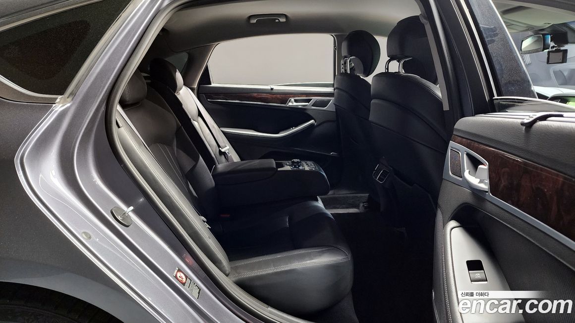 Hyundai Genesis 2015