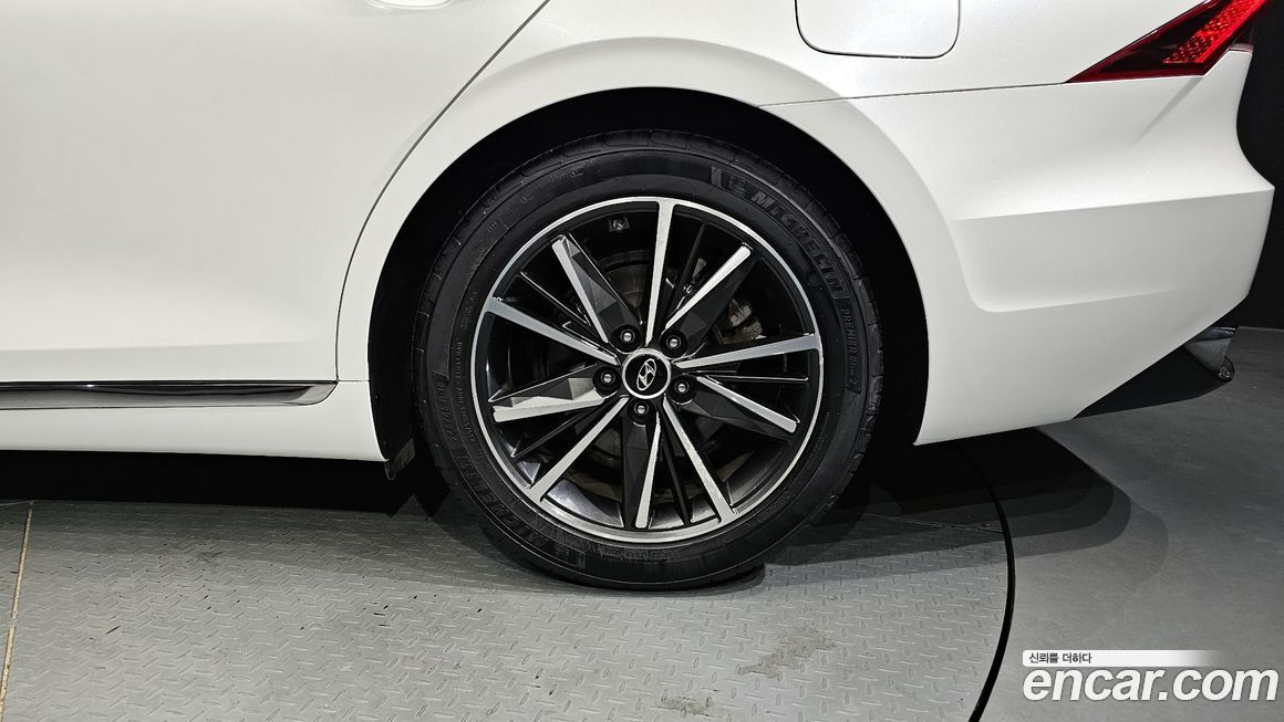 Hyundai Grandeur 2021