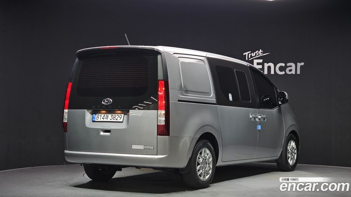 Hyundai Staria 2023