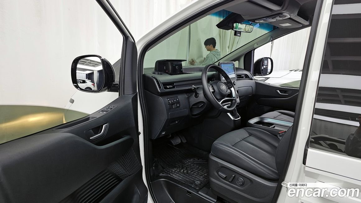 Hyundai Staria 2025