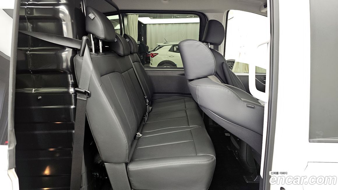 Hyundai Staria 2025