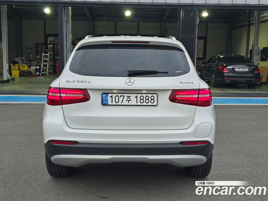 Mercedes-Benz GLC-Class 2019