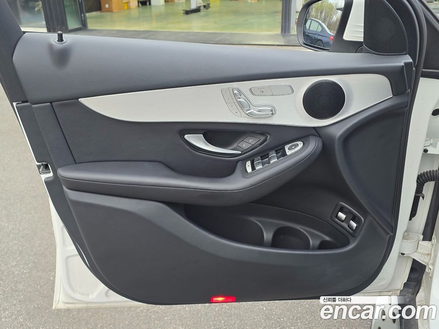 Mercedes-Benz GLC-Class 2019